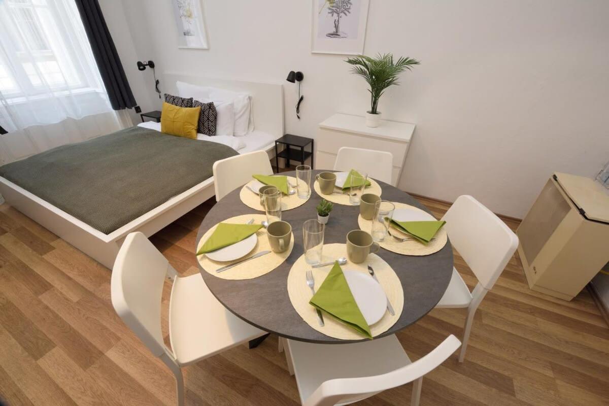 Spacious Basic In The Center Apartment *