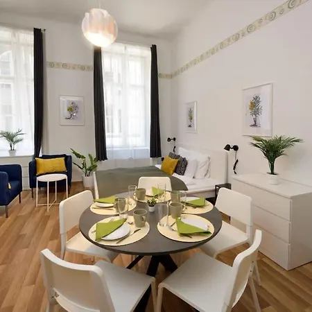 Spacious Basic Home In The City Center Budapest Exterior photo