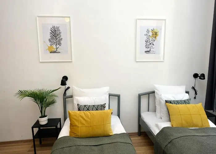 Spacious Basic Home In The City Center